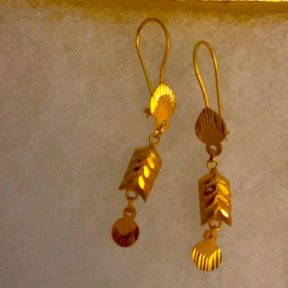 It’s 18K gold from Thailand it’s brand new never been use